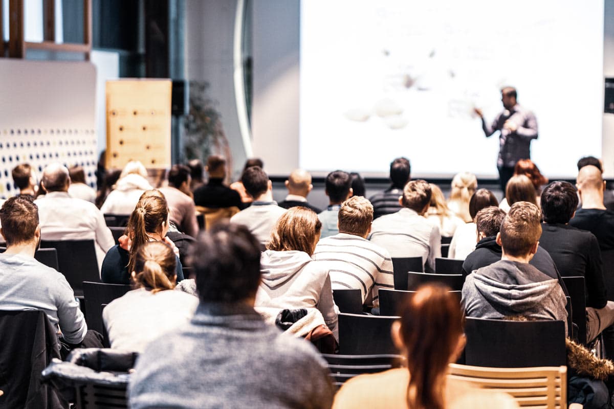 Normativa, ruolo e competenze del formatore